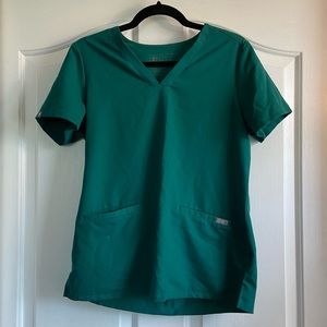 Figs - Casma Three-Pocket Scrub Top - Hunter Green